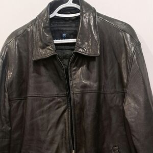 Kenneth Cole Reaction Men's Black Leather Jacket - Imner Shell Can Bw Removed.
